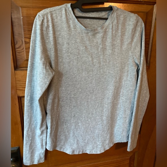 Lululemon long sleeve top gray size M/L - Picture 6 of 6